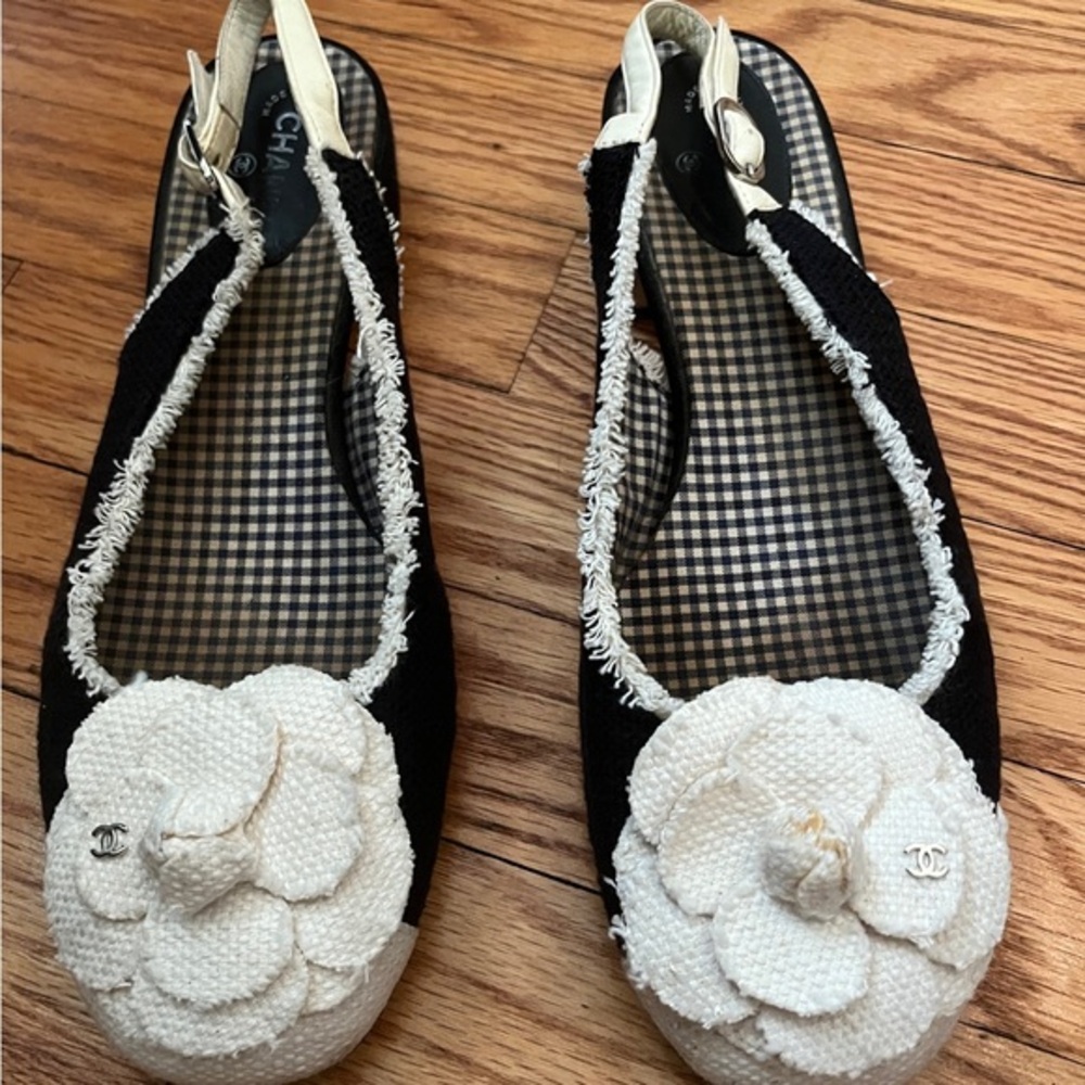 CHANEL dark navy and White Flats with Floral Accents